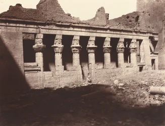 Philae, cortile interno, colonnato ovest