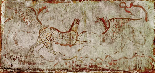 Una lotta tra una pantera e un grifone. Affresco lucano del IV secolo a.C., dalla tomba del Cavaliere, necropoli di Paestum, Italia. Museo nazionale archeologico, Paestum