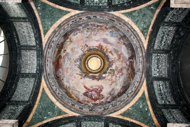 Vista della cupola della Cappella Cybo, affrescata da Luigi Garzi (1638-1721) Roma, Basilica di Santa Maria del Popolo, Cappella Cybo