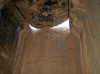 Dentro una tomba a pilastro, Xanthos, Turchia
