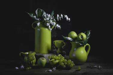 Elegante natura morta verde