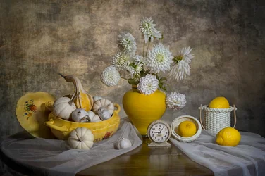 Limoni, dalie, raccolto