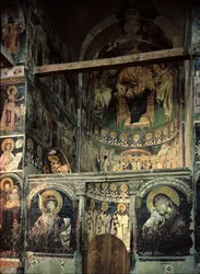 Iconostasi e abside, affreschi dipinti nel 1313