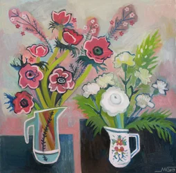 Vasi dai colori vivaci pieni di fiori