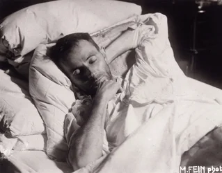 Egon Schiele sul letto di morte