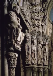 (dettaglio) del Portico de la Gloria che raffigura San Giacomo, XII secolo