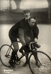 Ritratto del ciclista belga Julian Van Der Born ( 1872 ,  ) (fotografia)