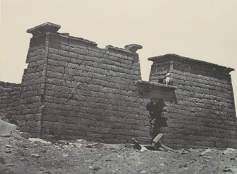 Nubia. Hemi-Spéos di Sébour. Piloni