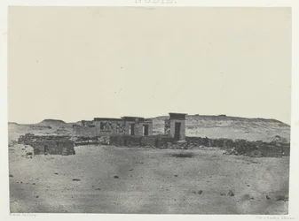 Tempio e Villaggio di Debod, Parembole dell