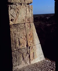 (dettaglio) di un fregio di un guerriero, El Castillo