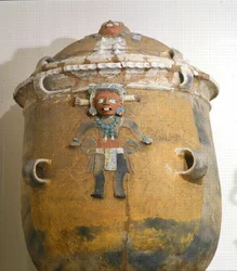 Urna funeraria con coperchio, Ixil, Quiche, Guatemala, Periodo Postclassico Antico (900-1200)