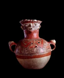 Arte precolombiana, civiltà Maya, periodo postclassico: urna funeraria zoomorfa di argilla. Da Mixco Viejo, Chimaltenango, Guatemala
