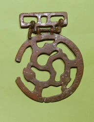 Decorazione della cintura trovata a Saint-Denis, Francia
