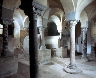 Arte merovingia: vista della cripta dell