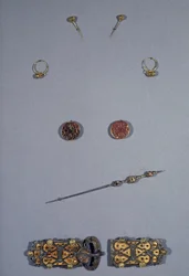 Arte Merovingia: Set della Regina dei Franchi Arnegonda o Aregonda