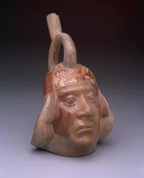 Vaso a becco di staffa: Testa di ritratto, AD 200-500