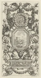 Pannello ornamentale sormontato da un