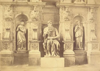 Tomba di Papa Giulio II (1453-1513) dettaglio di Mosè affiancato da Lia e Rachele
