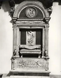 Monumento al Conte Ugo (m.1001) Marchese di Toscana