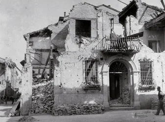 I bombardamenti di Sermide: una casa gravemente danneggiata durante la seconda guerra mondiale