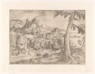 Paesaggio panoramico con grande albero