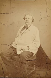 [Autoritratto con camice bianco Félix Nadar].