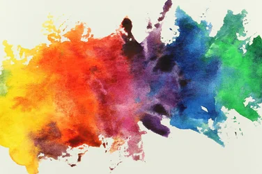 Un vivace spruzzo arcobaleno