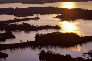 Fotografia aerea sulla costa occidentale della Baia di Chesapeake in Virginia intorno alla contea di Mathews