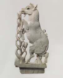 Placca di mobili traforata con una capra rampante, c. IX-VIII secolo a.C.