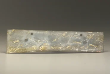 Scalpello biforcuto (zhang), cultura Qijia, c.2500-2000 a.C.