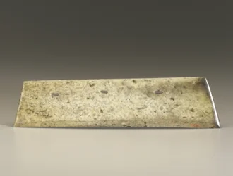 Scalpello biforcuto (zhang), cultura Qijia, c.2500-2000 a.C.
