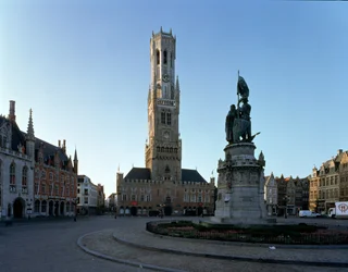 Vista del Campanile, della Halle e della Piazza Principale