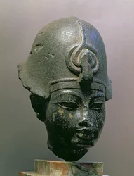 Testa di Amenofi III