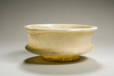 Tazza, 18ª-19ª Dinastia, 1540-1186 a.C. (alabastro)