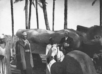 Statua monumentale caduta di Ramesse II, Menfi, Egitto, c. 1890