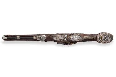 Una delle due pistole a pietra focaia rigate con montatura in argento, Versailles, 1825