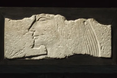 Frammento di rilievo, 5ª-6ª Dinastia, 2454-2140 a.C. (calcare)