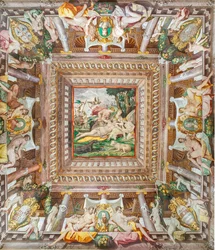 Vista del soffitto della Stanza di Adone e delle pietre commemorative dei membri della famiglia Rossi, Gonzaga, Riario e Medici, Rocca dei Rossi, San Secondo, Parma, Italia