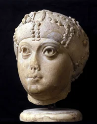 Testa in marmo di Amalasunta regina degli Ostrogoti (morta nel 535), figlia di Teodorico il Grande, re degli Ostrogoti.