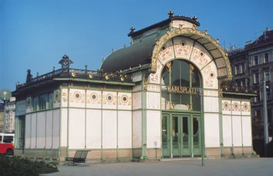 Karlsplatz Stadtbahn, progettata da Otto Wagner (1841-1918)