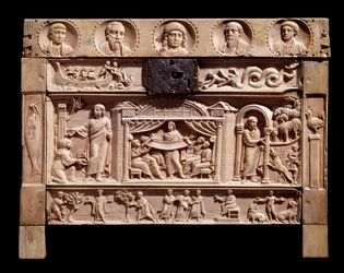 Reliquiario con rilievi che rappresentano scene del Vecchio Testamento. Dal monastero di Santa Giulia, IV secolo