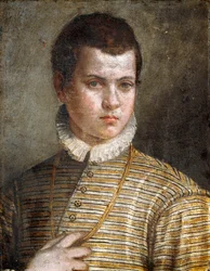Ritratto di giovane uomo, a busto nudo, che indossa un costume a righe e una fascia bianca
