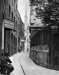 Huggin Lane, Londra, 1926-1927