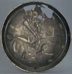 Piatto decorato con una scena del principe Varahran a caccia, dinastia sassanide (226-651) (argento con doratura)