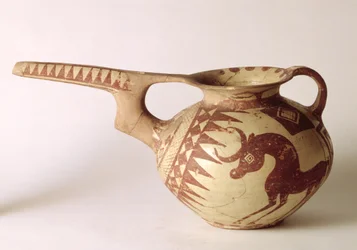 Vaso con beccuccio con motivi decorativi che simboleggiano il sole e la luna, da Sialk, Iran, I millennio a.C.