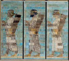 Il fregio degli arcieri, dal palazzo di Dario I, re di Persia, a Susa