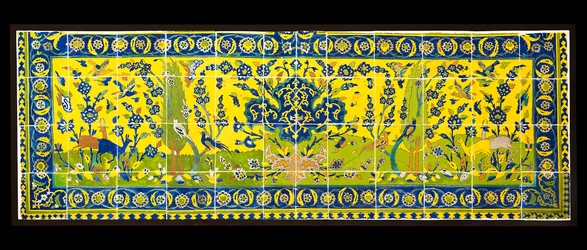 Piastrelle raffiguranti una scena naturale, da Isfahan, Iran, probabilmente XVII secolo