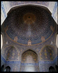 Veduta della cupola principale della Moschea Jameh
