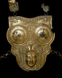 Civiltà fenicia: nave da guerra in bronzo dorato di Ksour-es-Saf. III-II secolo a.C.