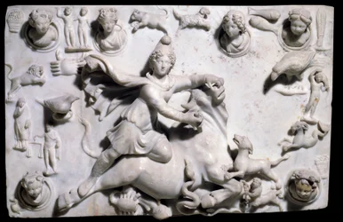 Antichità orientali: Mitra che uccide il toro (dal Mitreo di Sidone). Bassorilievo in marmo di Sayda, II-III secolo (periodo greco-romano, Regno Fenicio). Parigi, Museo del Louvre